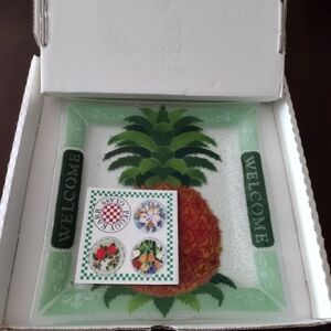 Tropical Peggy Karr Welcome Pineapple 10" square plate/tray Signed NIB Rare